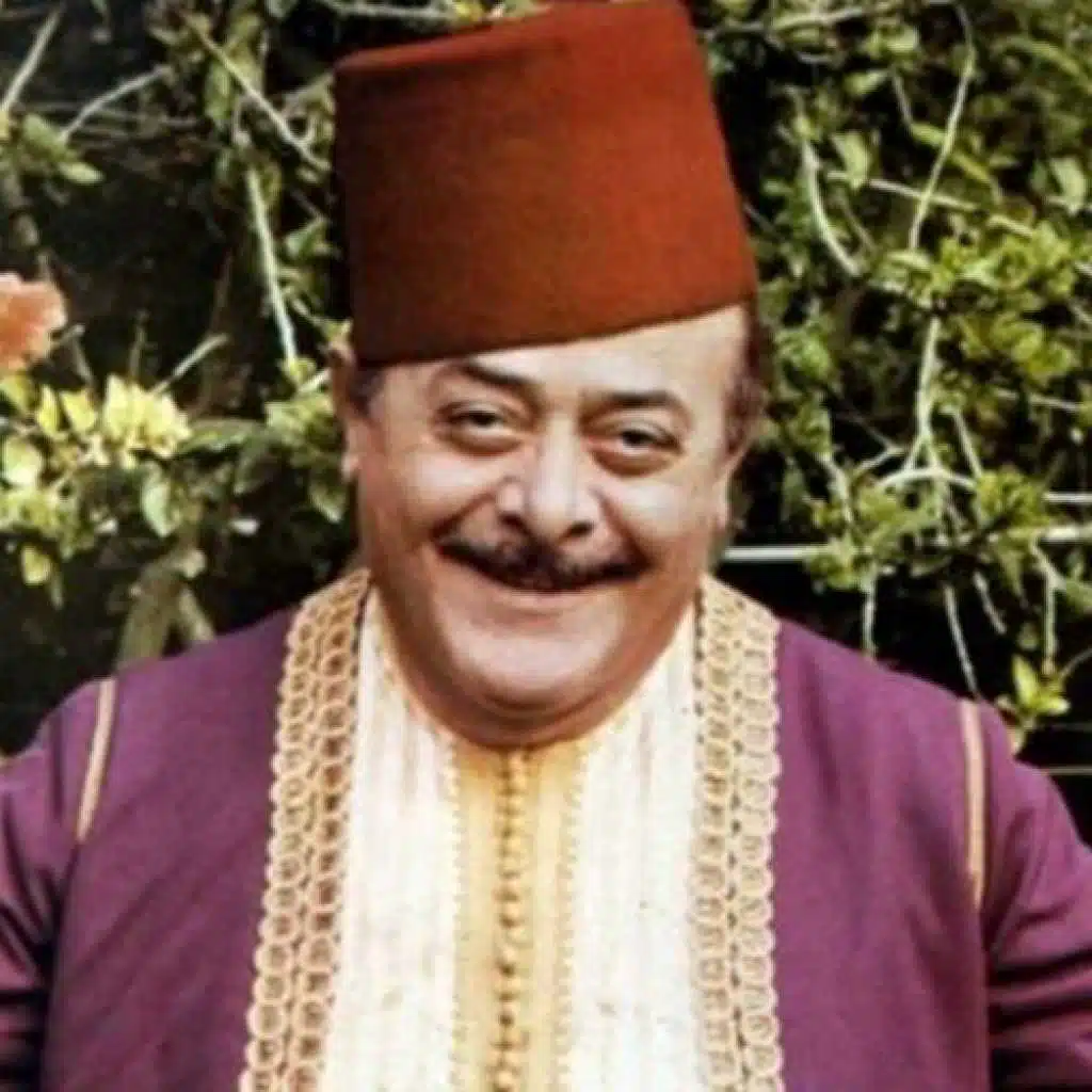 يا ام المنديل الأحمر