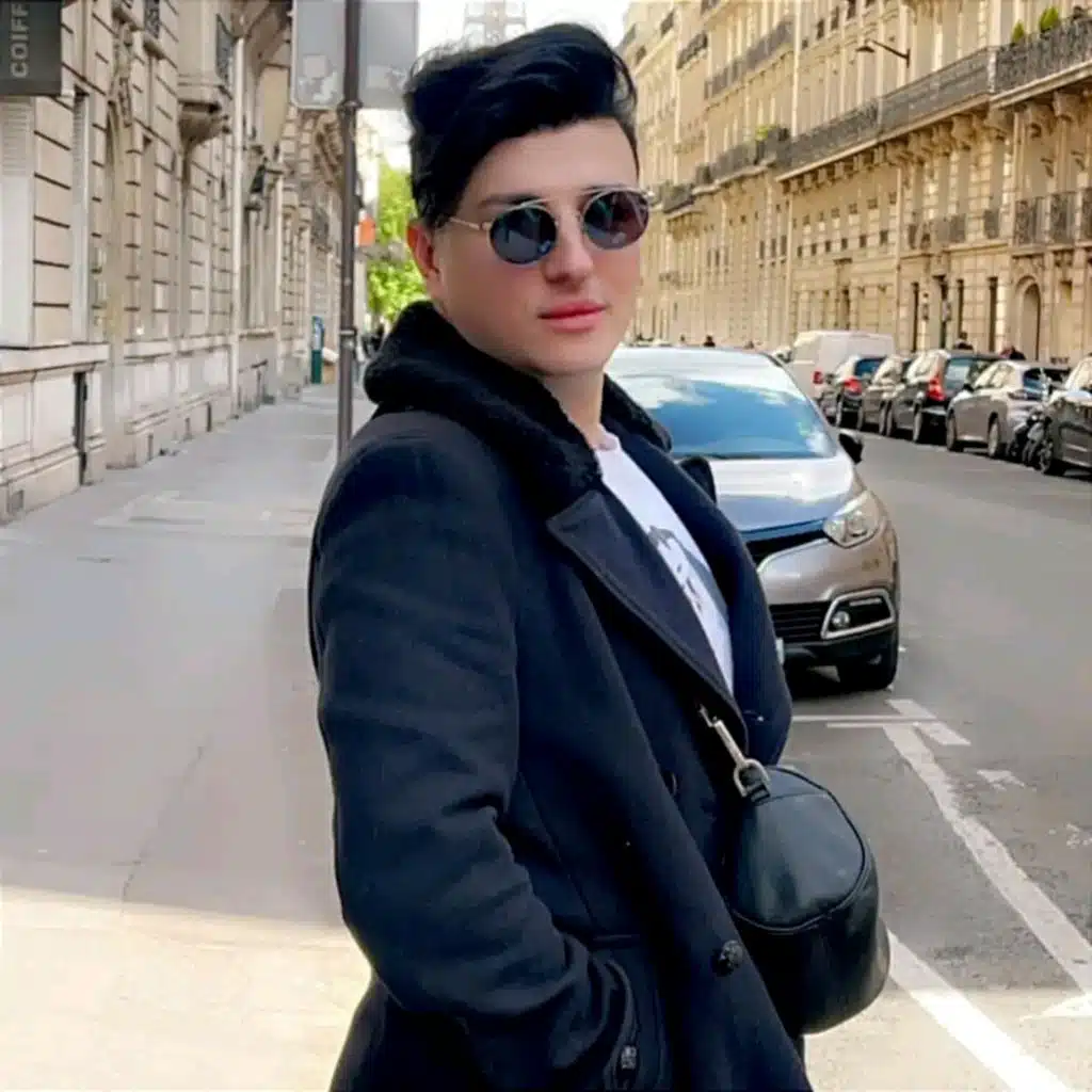 Rgadah Li Biya Yaajebni Din Mah