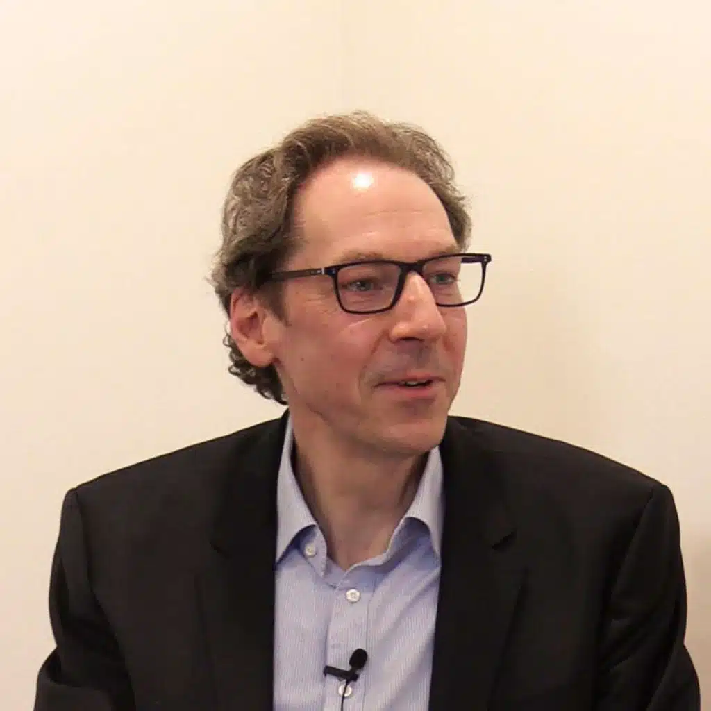 41. Enabling an Agile Approach in Complex Organizations and Minimizing Risks