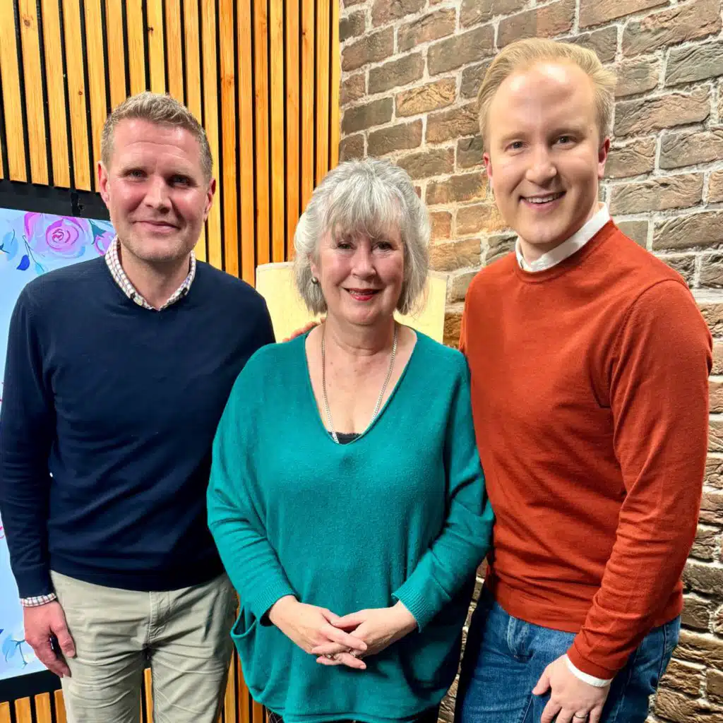 S05 BONUS E04: Behind the Candelabra with The Vicar’s Wife