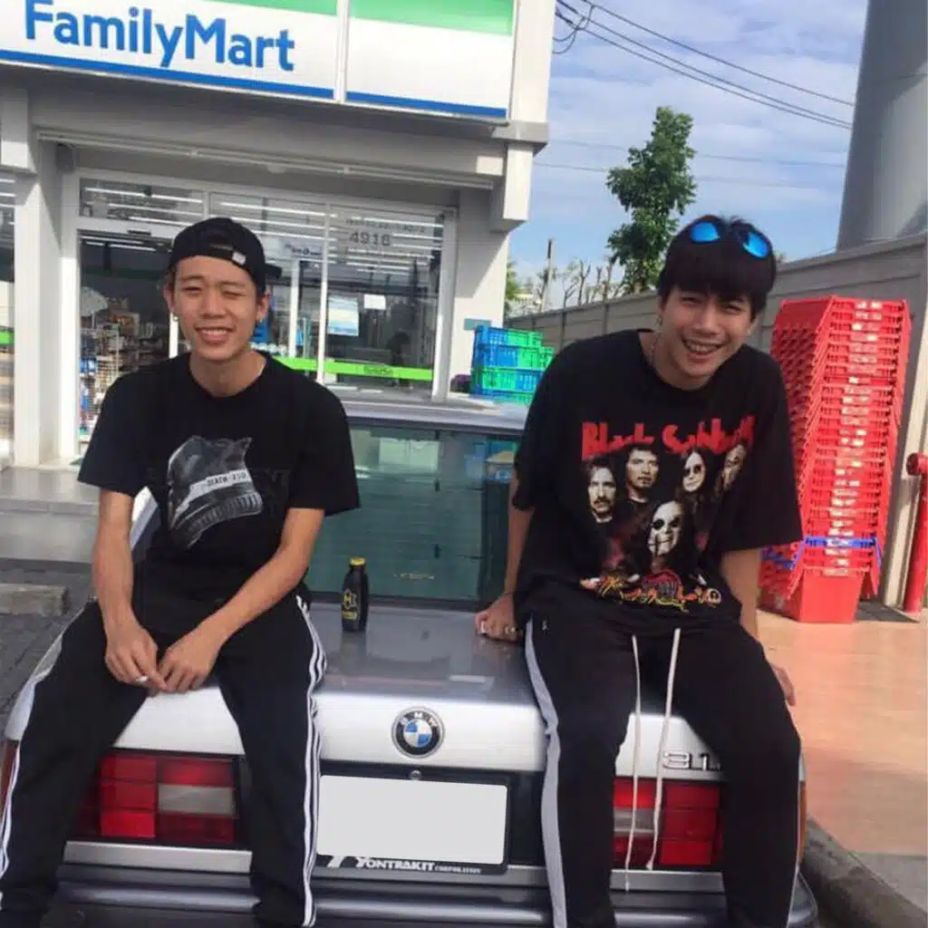 เบาะท้ายไม่คล้ายเดิม (feat. TTBROS)