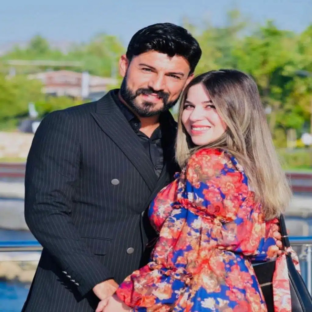 Evindarım (feat. Rojda)