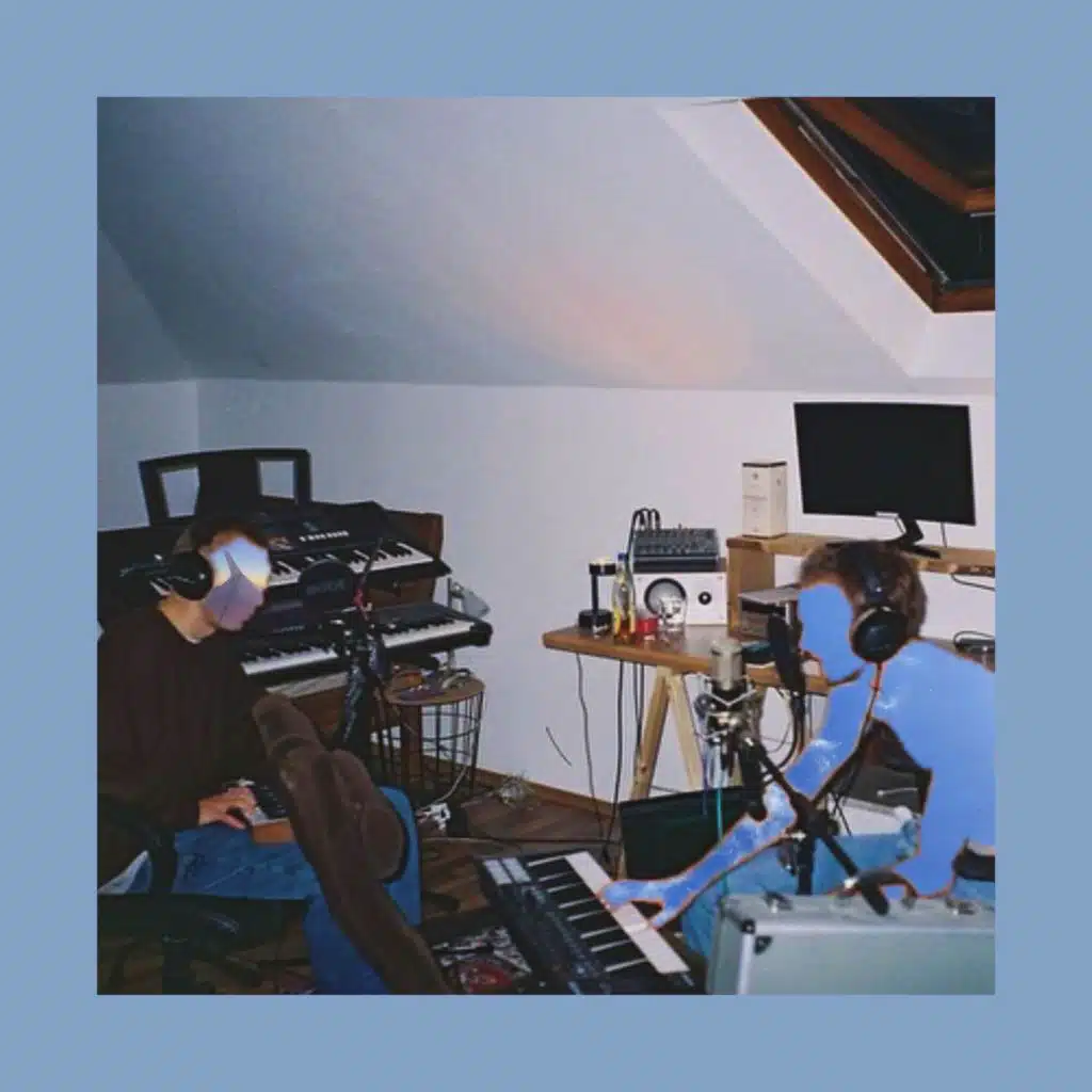 spotlight. (feat. Tortl & Lara)