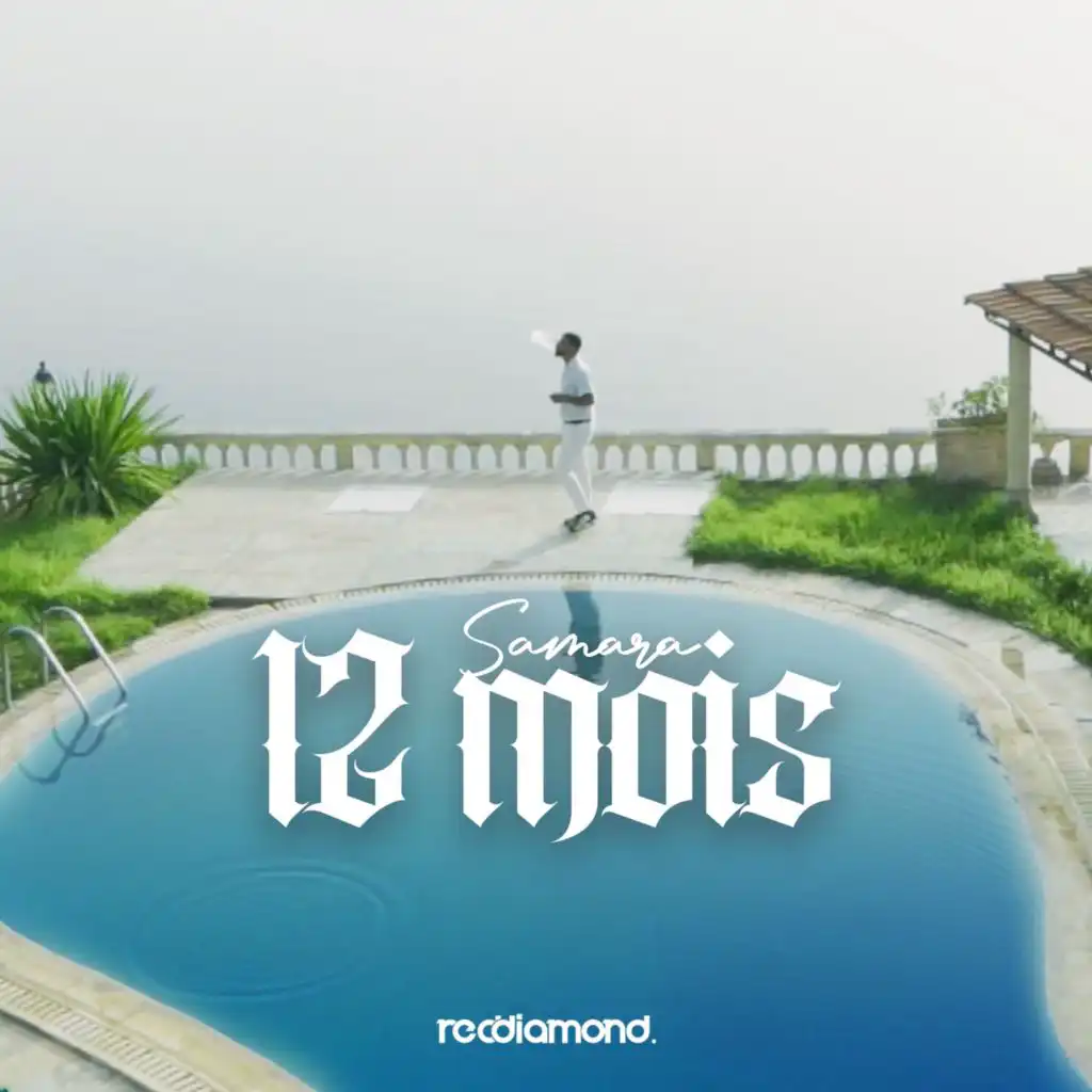 12 Mois