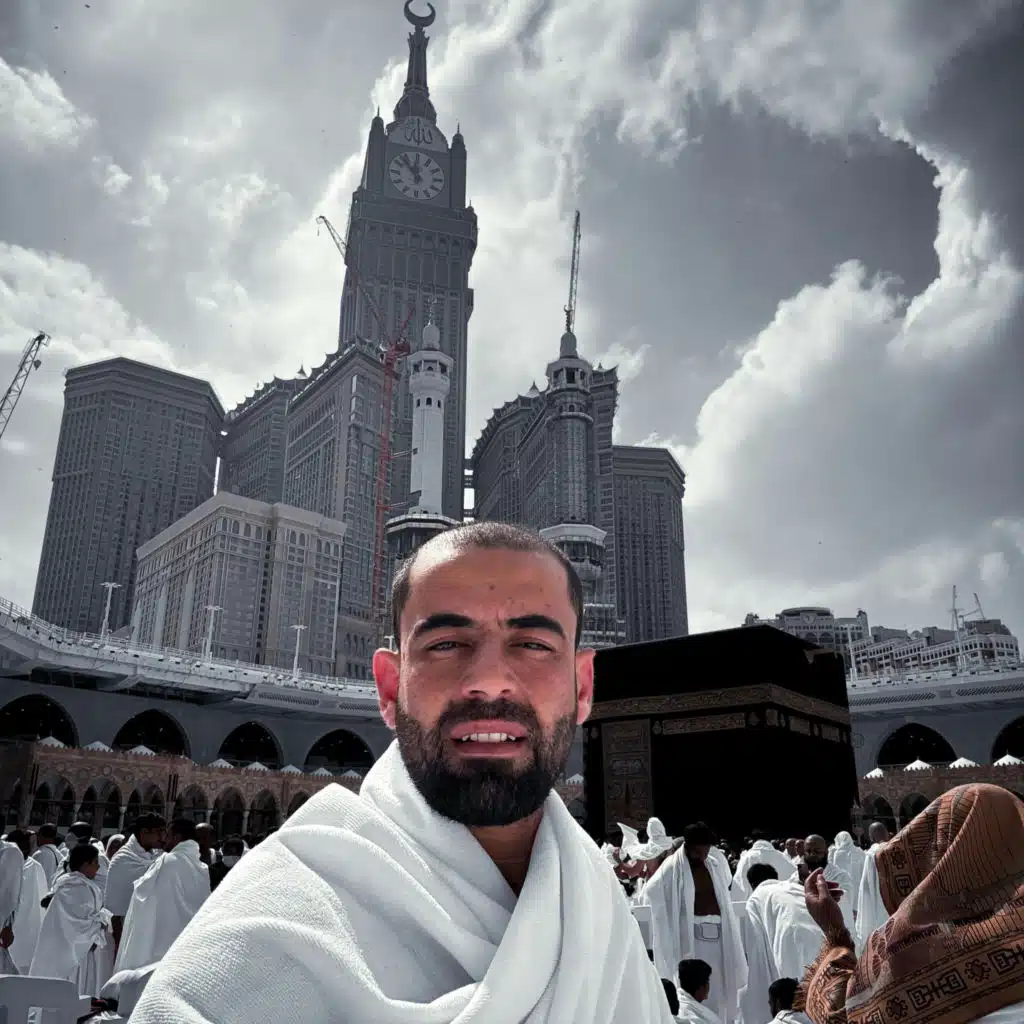 لبيك يا الله من مكان بعيد عن الحرمِ