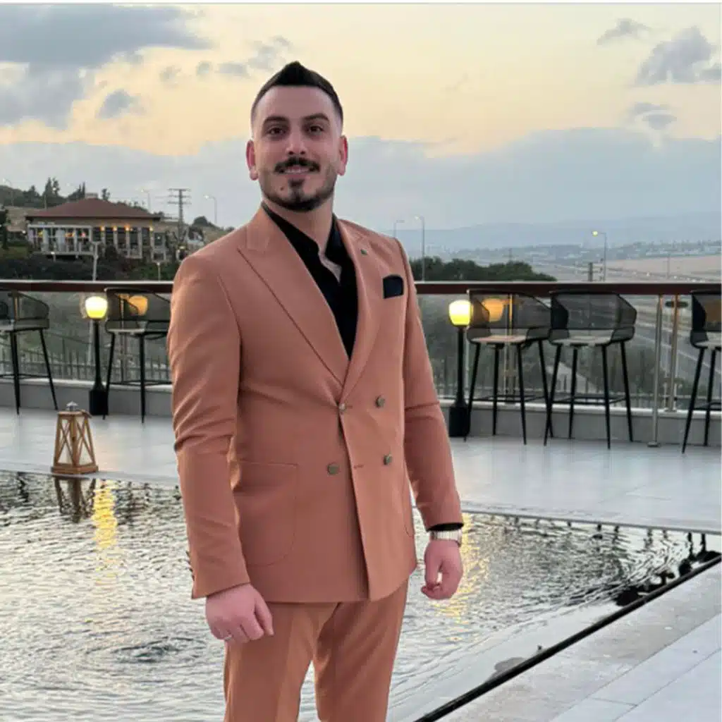 احنا الساس تاج الراس