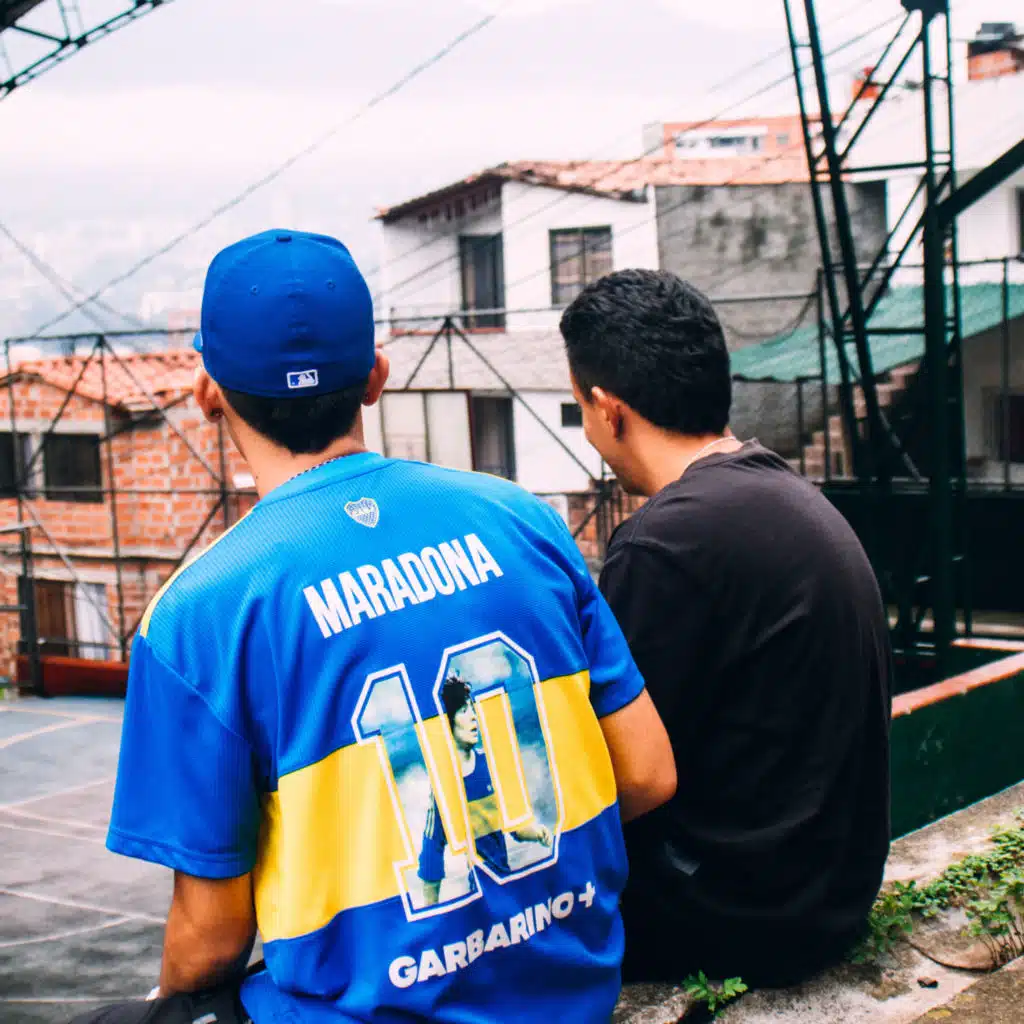 Intoxicados (feat. Moes MC)