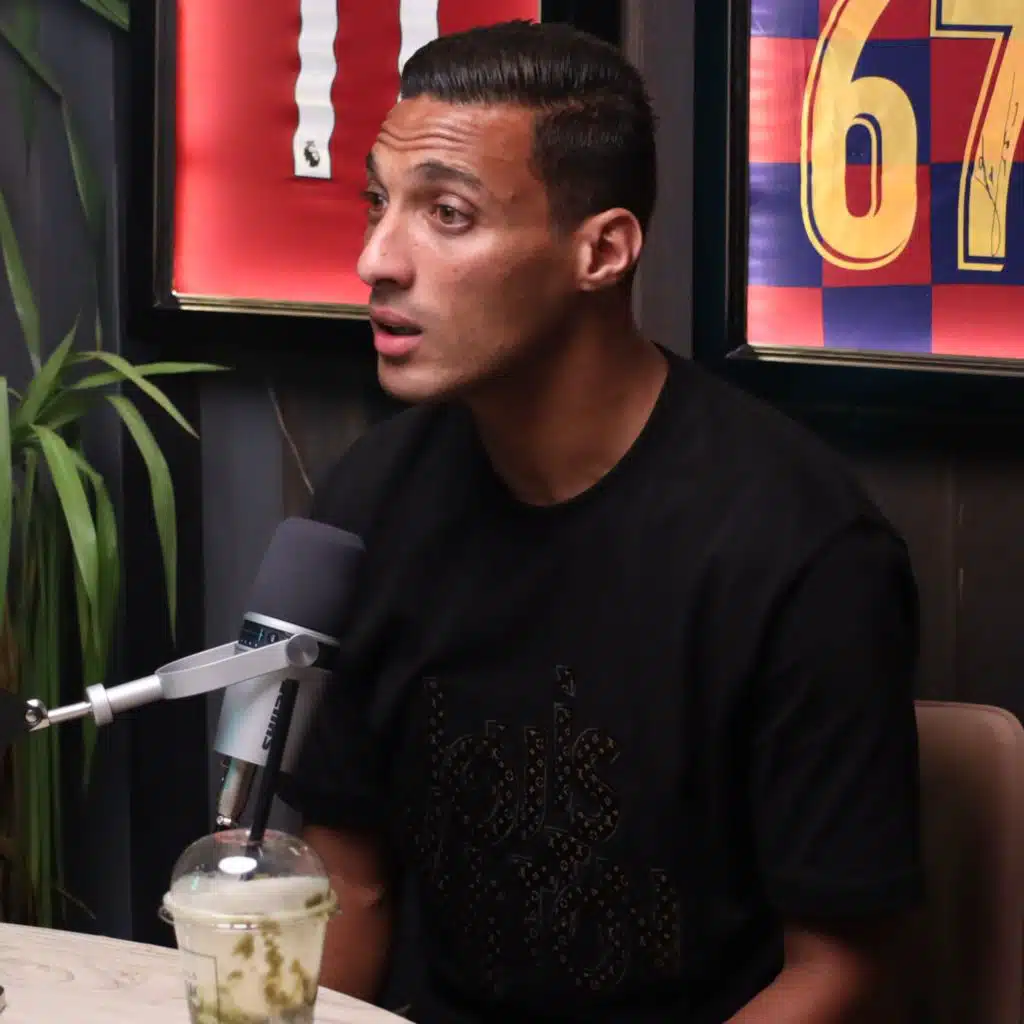 أحمد ياسر🚀 عقود اللاعبين تتضاعف بالنفاق و الـ(عزومات) 🤐 و جواسيس غرف الملابس يفسدون الأجواء 😱