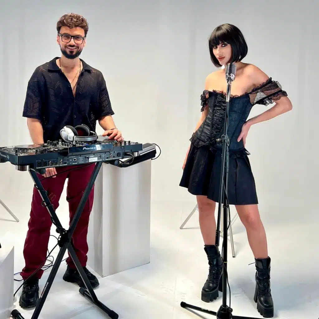 حبيتك بالصيف (feat. Jessie Elserafy)