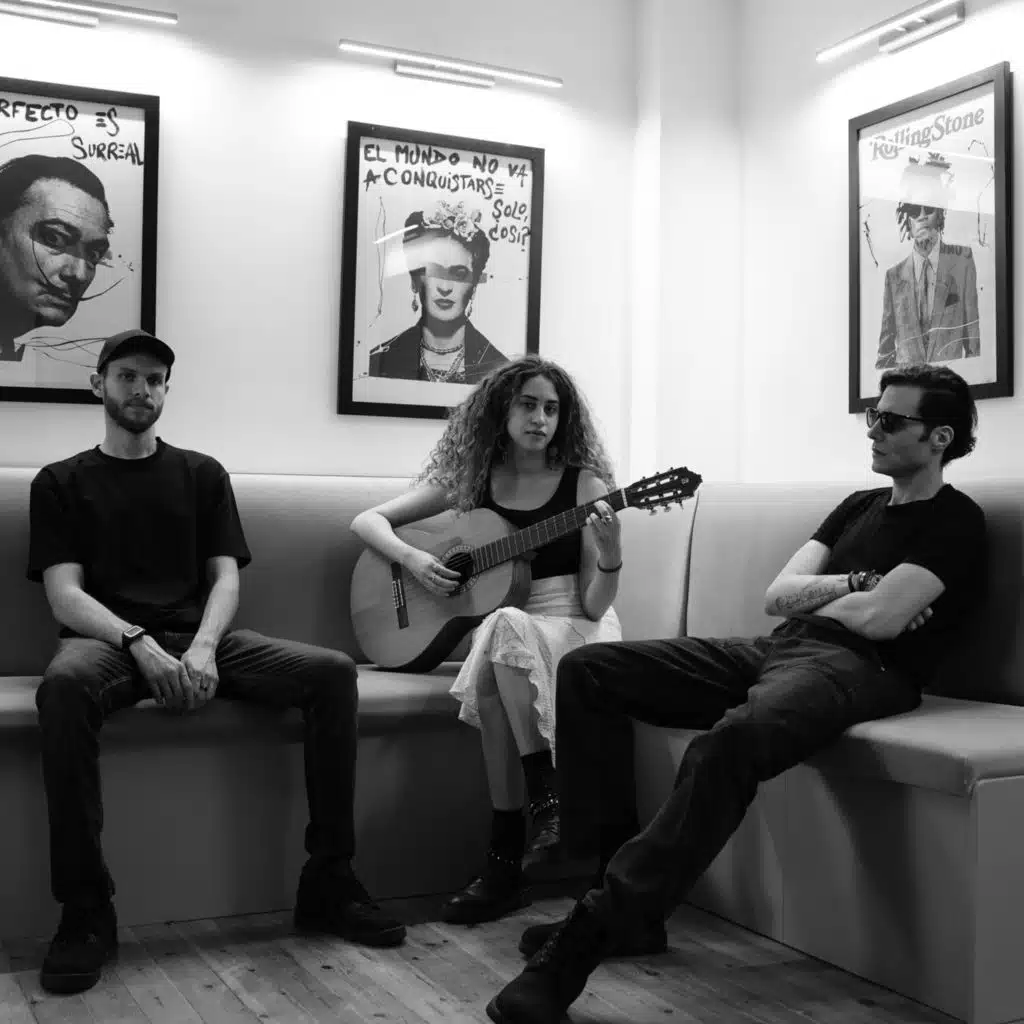 اروح لفين (مع دنيا وائل & جاليليو)