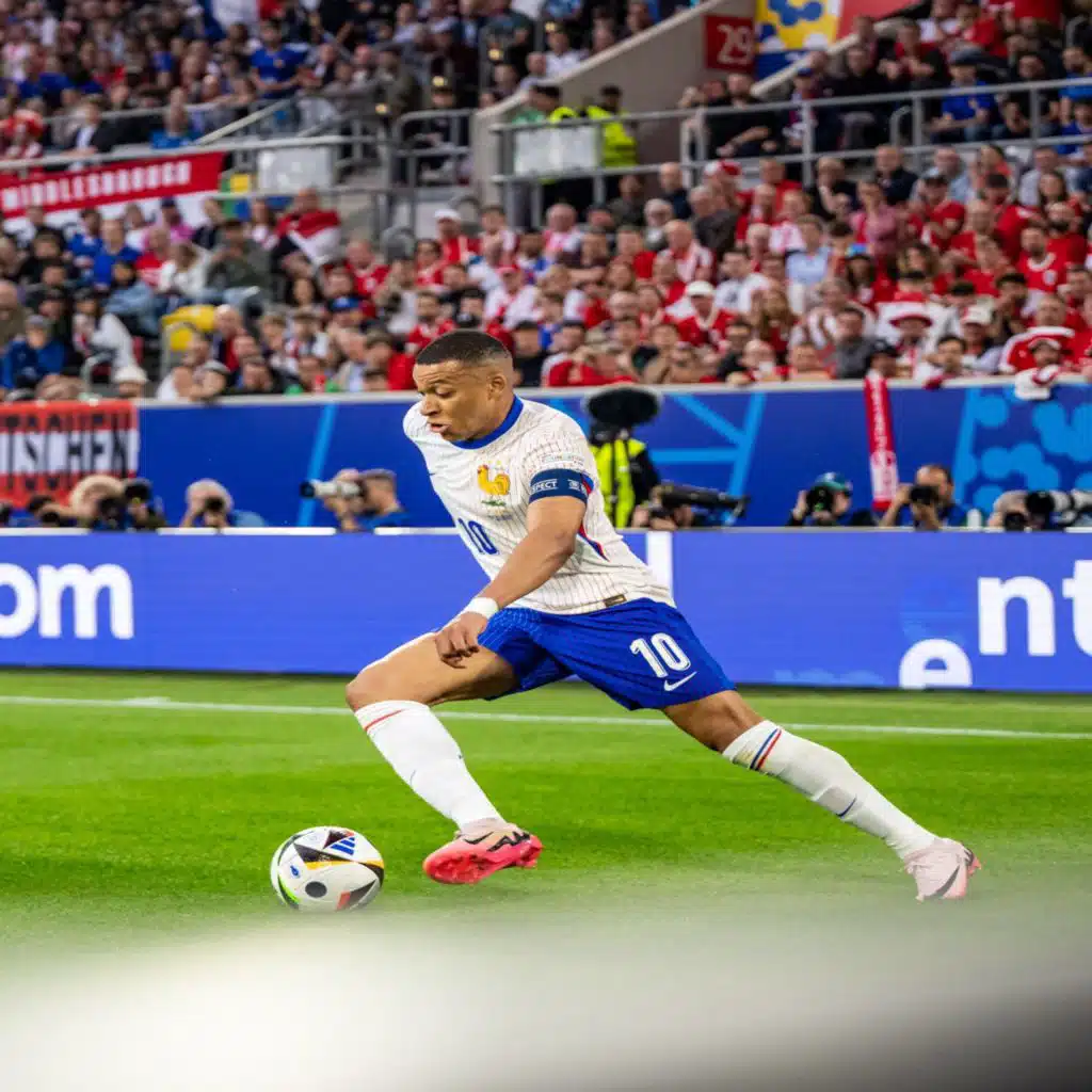 Slovakia stun Belgium & France begin with victory