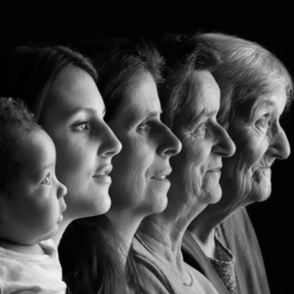 عواميد // الموسم الثالث // حلقة (٧): أمهات عبر الزمن