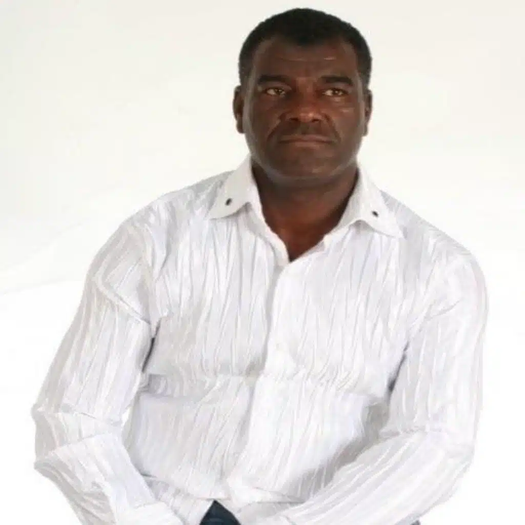 Ghadara Wma 3andek Wa3d