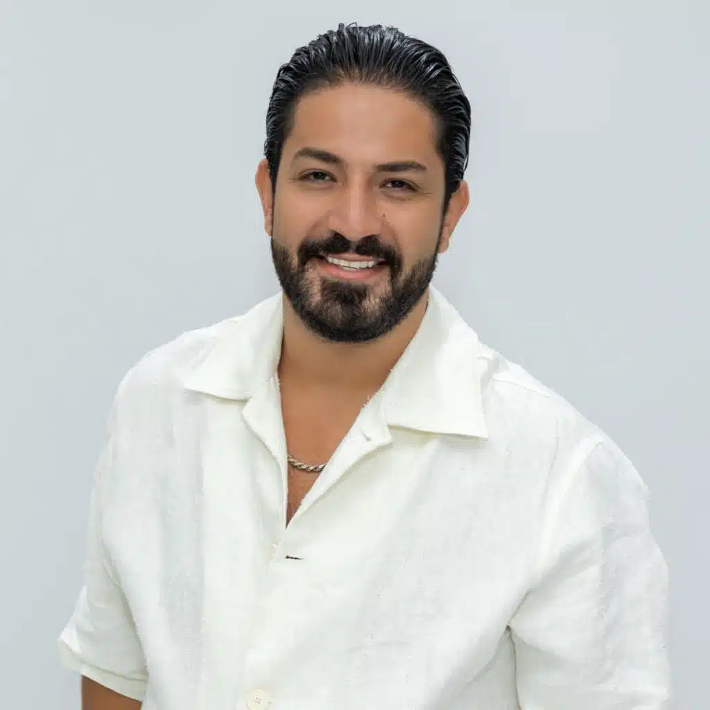 ما عم بعرف (لايف)