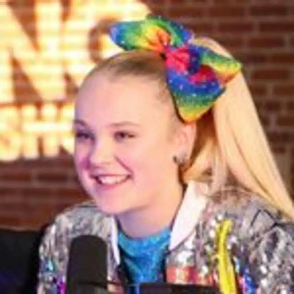 JoJo Siwa talks BOP!, Bows & Justin Bieber