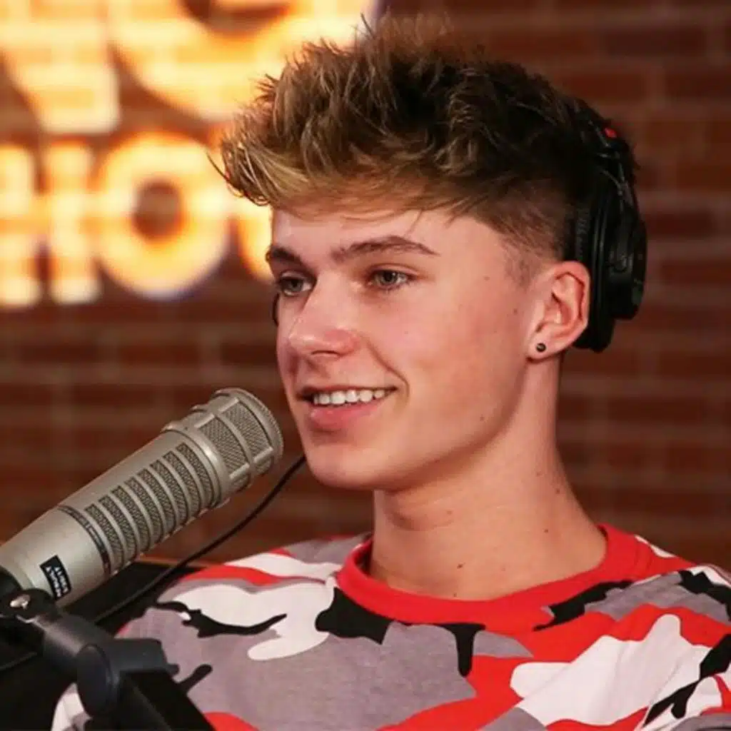HRVY Talks Personal, Kylie Jenner & Troye Sivan