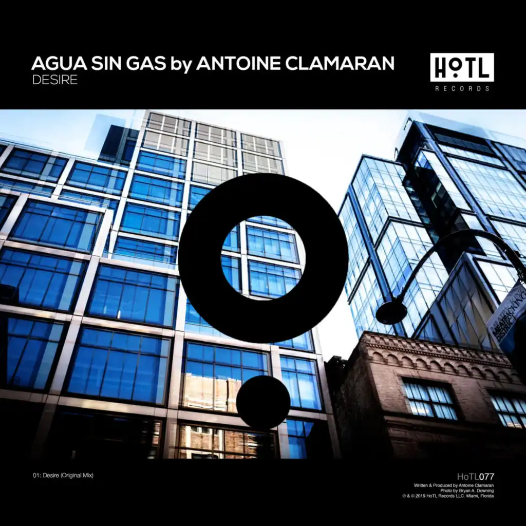 Agua Sin Gas & Antoine Clamaran