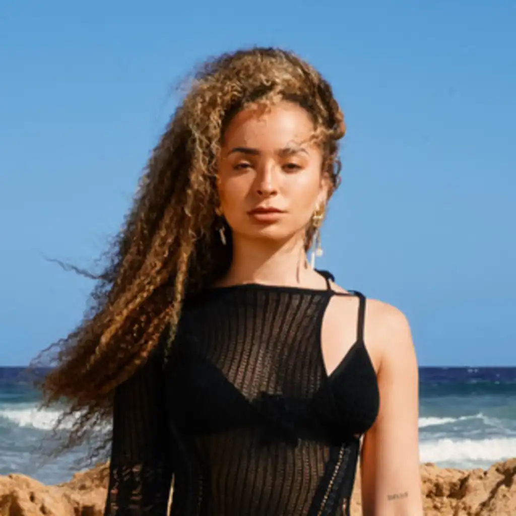 Ella Eyre