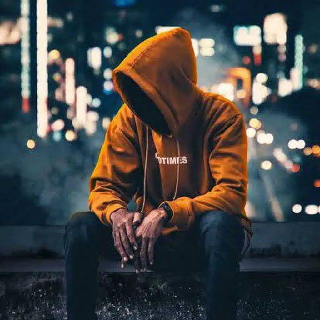 ملامح وشي زعلانة ( اذيتني كتير )