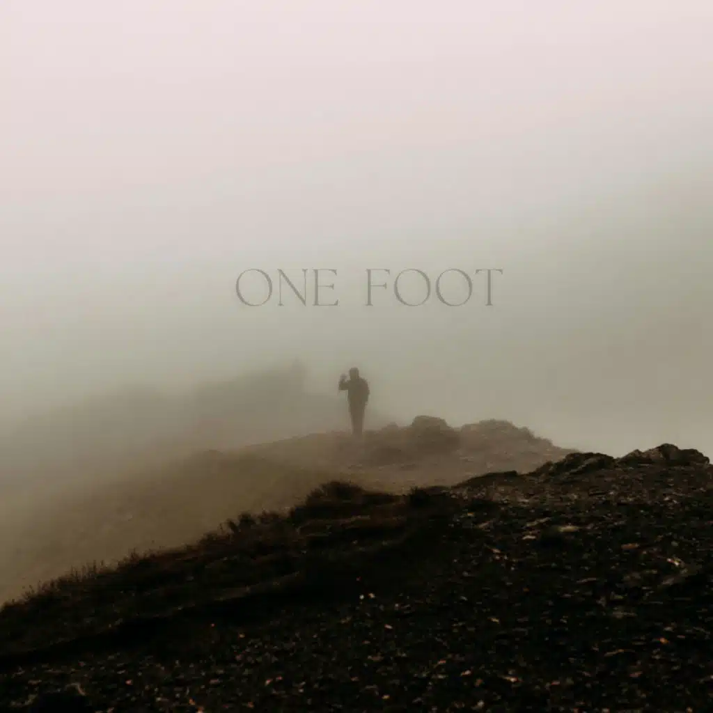 ONE FOOT: an ambient reflection