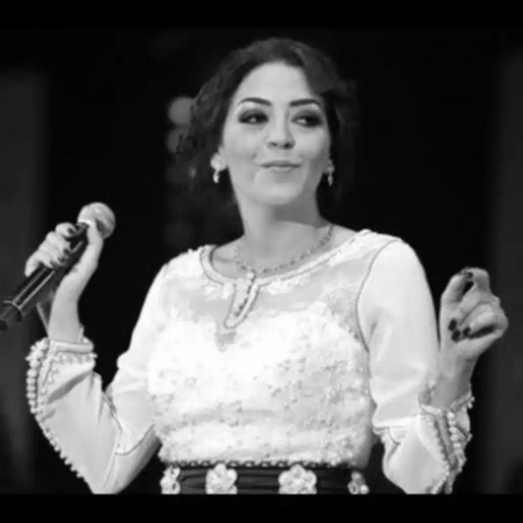 يا ظبية البان ترعى في خمائله