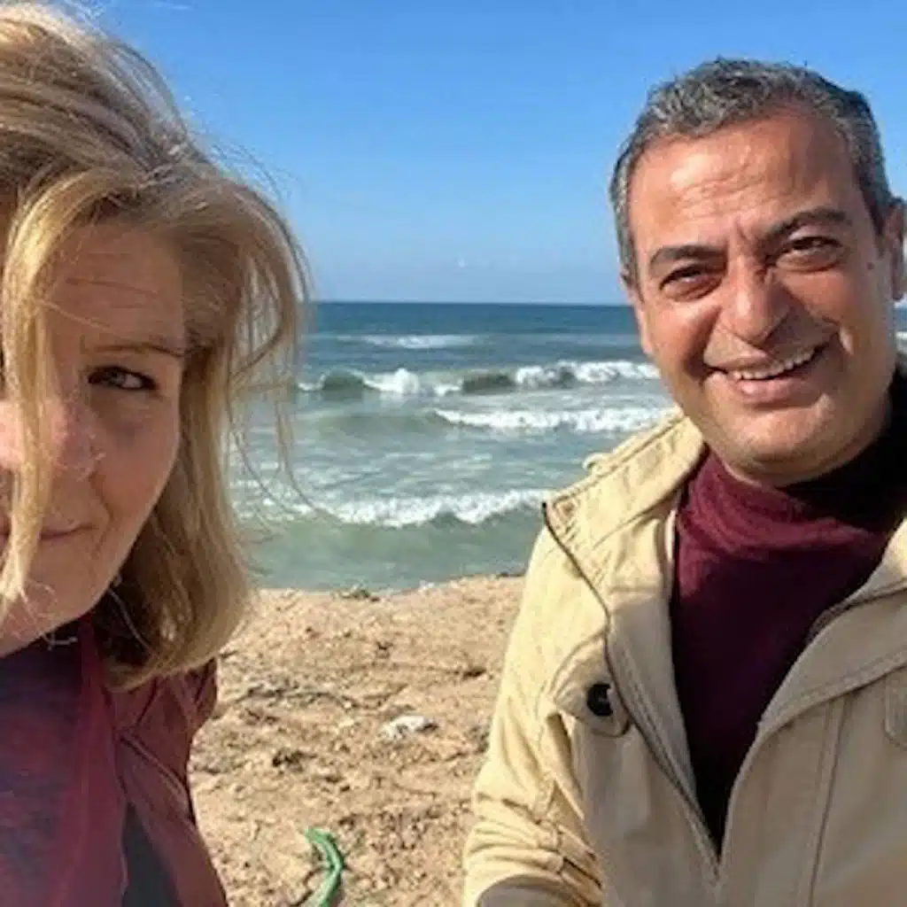 الصحفي الفلسطيني سامي أبو سالم مرشح لجائزة الصحافة الكبرى وعدد من الاخبار في موجز أخبار اليوم الجمعة