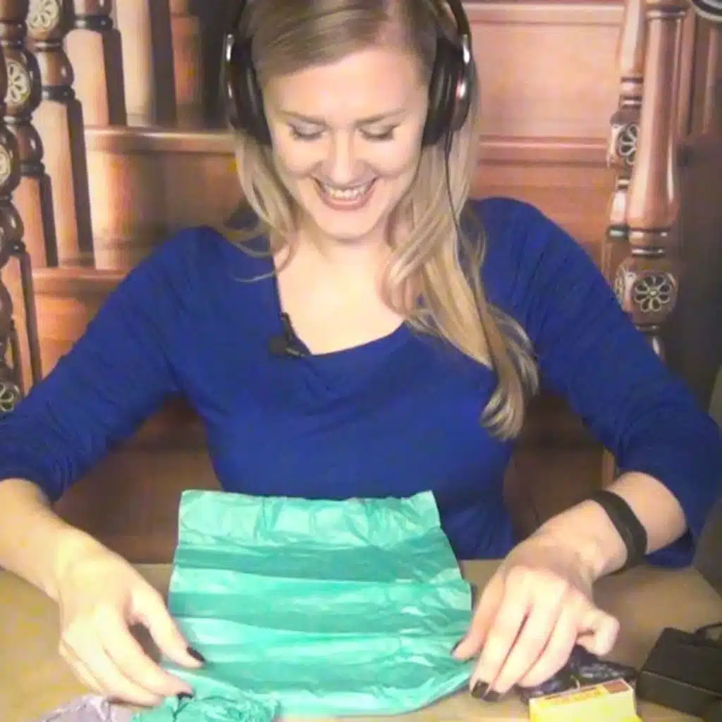Mic Test and Unboxing packages. ASMR. Cards, Tissue Paper, ASMR Book, Souvenirs, Bath Bombs