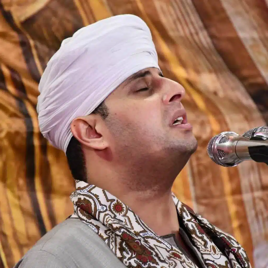 ولاتحسبونى فى الهوى متصنعا