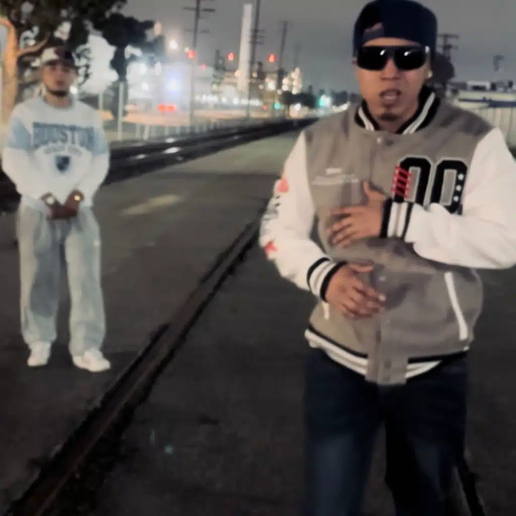 Larga vida (feat. The Calix)