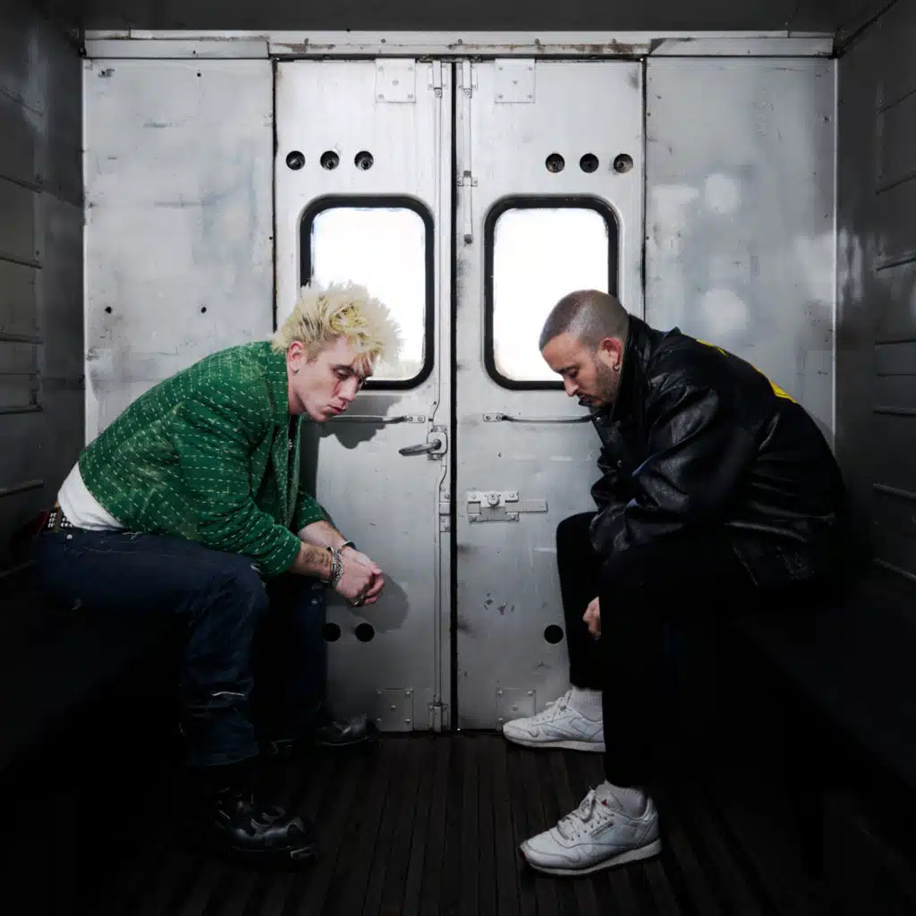 Walls & Natos y Waor