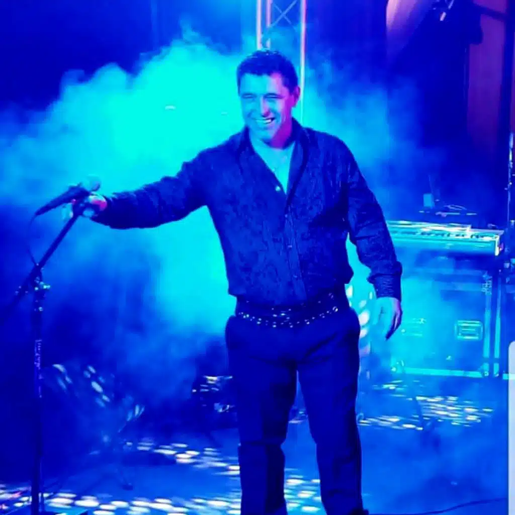 Anoche Estuve Llorando (En Vivo)