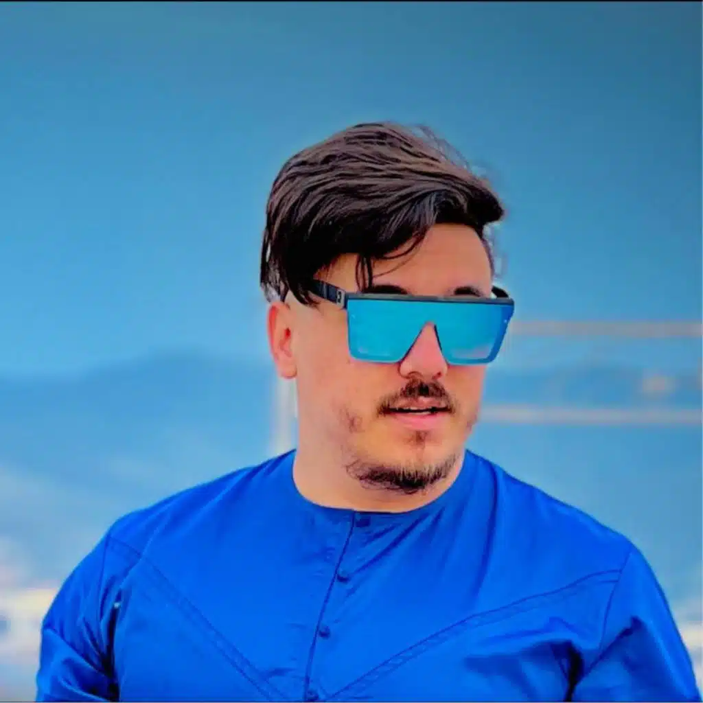 Ana Lahi Fi Hami (feat. Amirou 19)