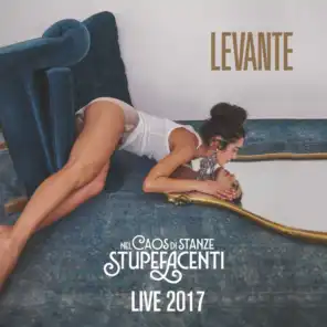 Nel Caos Di Stanze Stupefacenti LIVE 2017