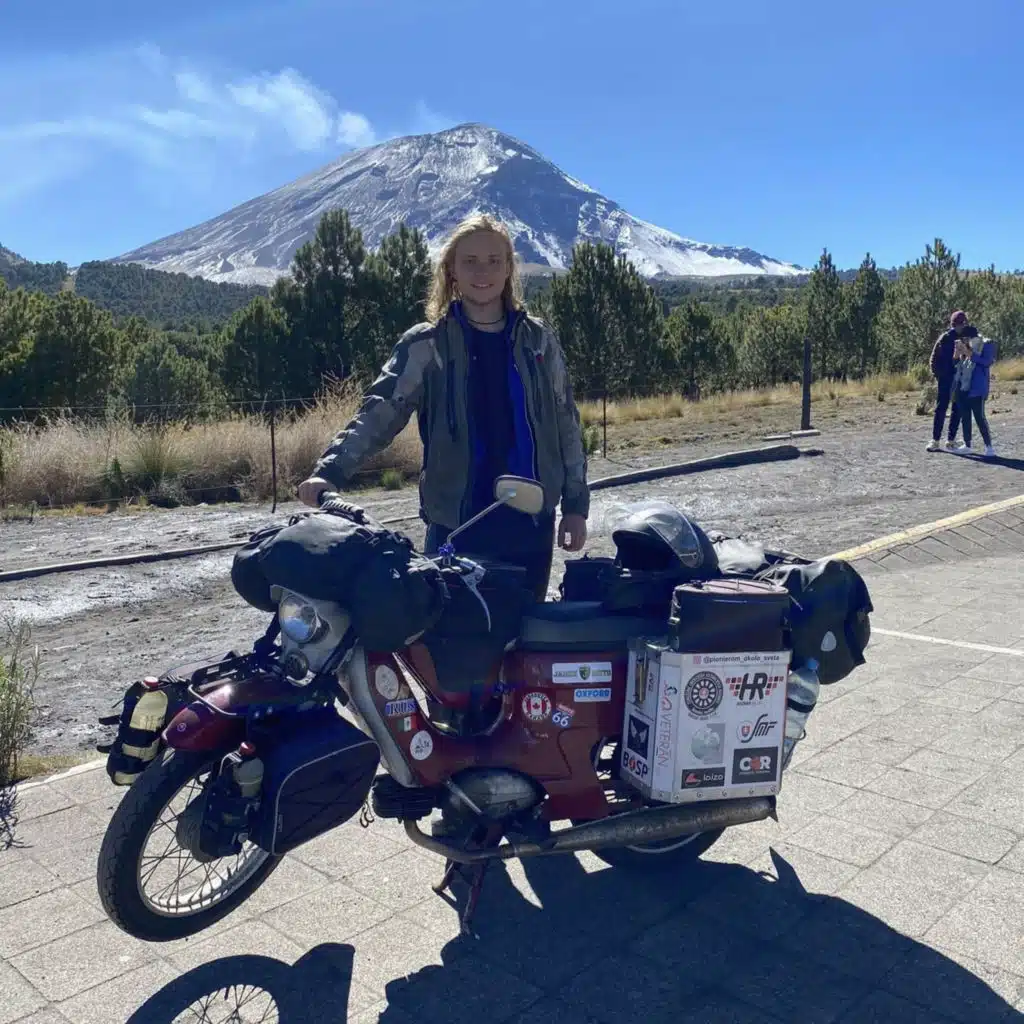 S11E20: PIONIEROM OKOLO SVETA - V piesku to pláve