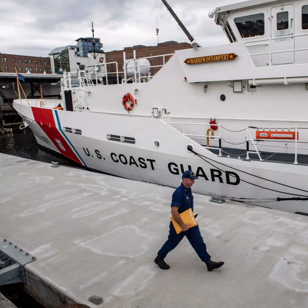 What It's Like Inside The Submersible That's Lost In The Atlantic