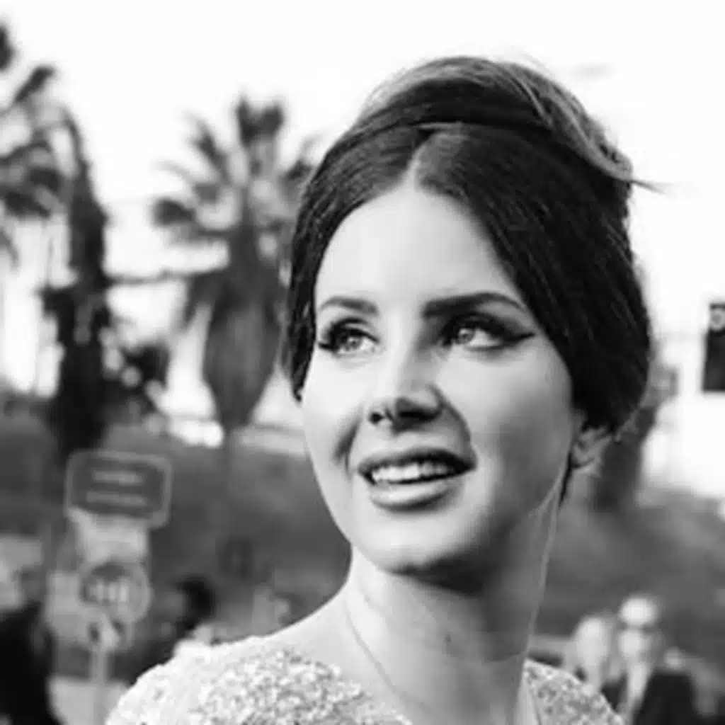 Lana Del Rey - Tv in Black and White