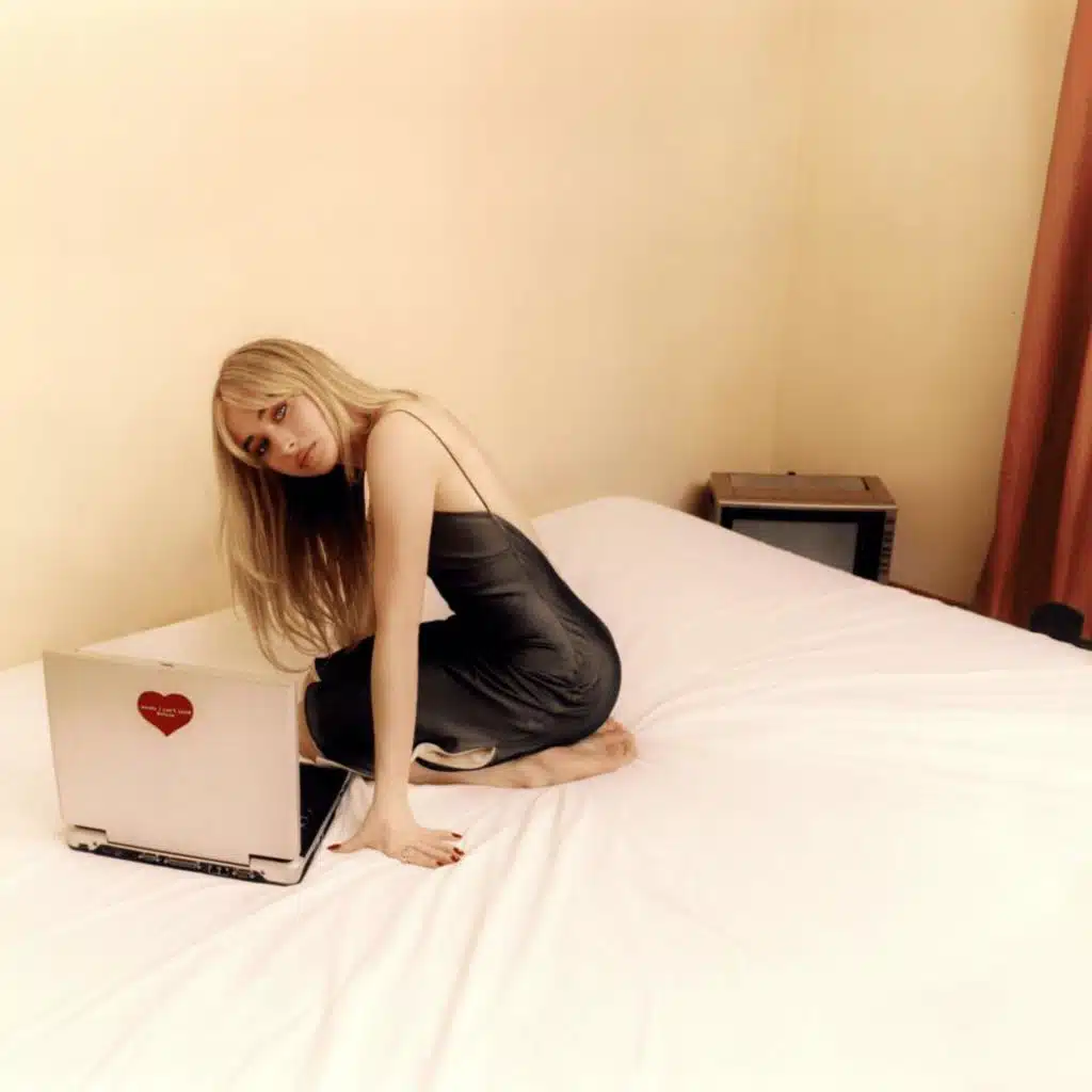 Sabrina Carpenter - Emails I Can't Send (INTRO)