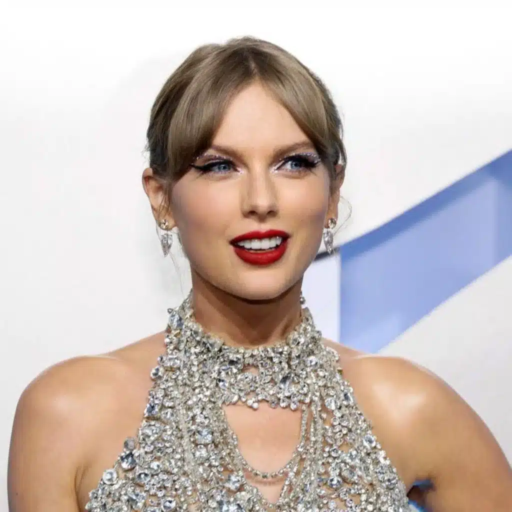 Taylor Swift - Live for the Little Things
