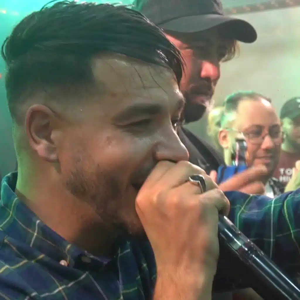 ana tani عندي كرامة و يبغوني