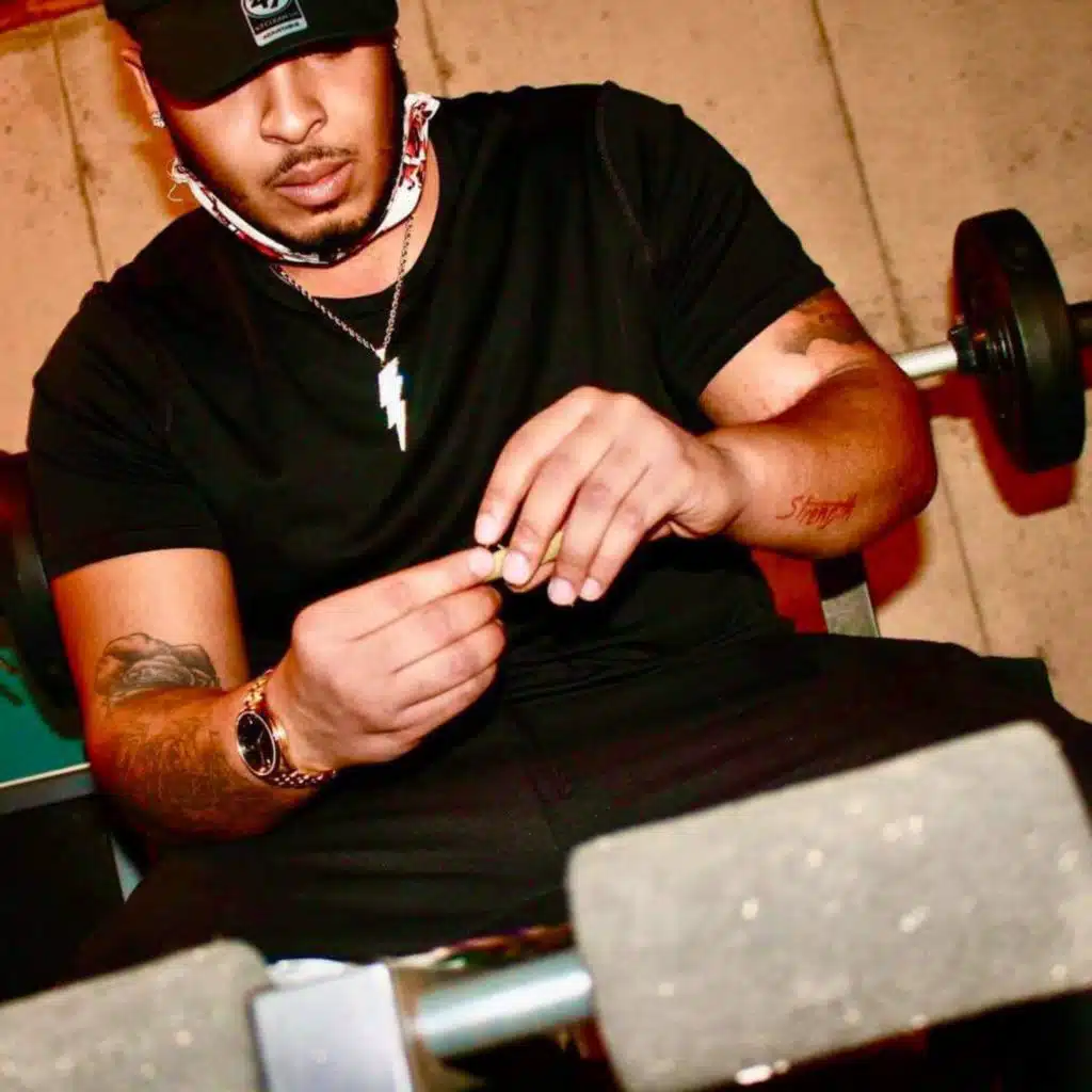 Fraternal Pain. (feat. Resse Gains)