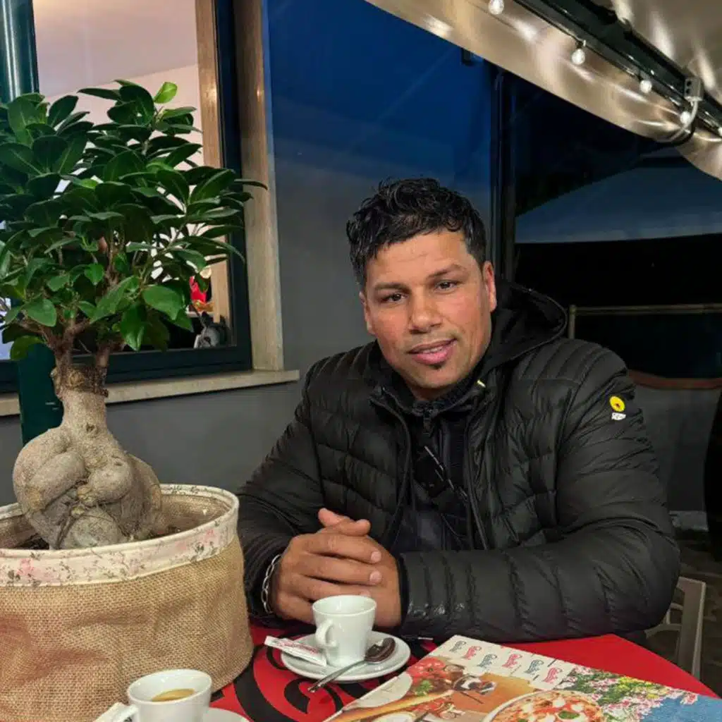 راني فالغربة لا ما لا با Rani f lghorba La mmi La bba