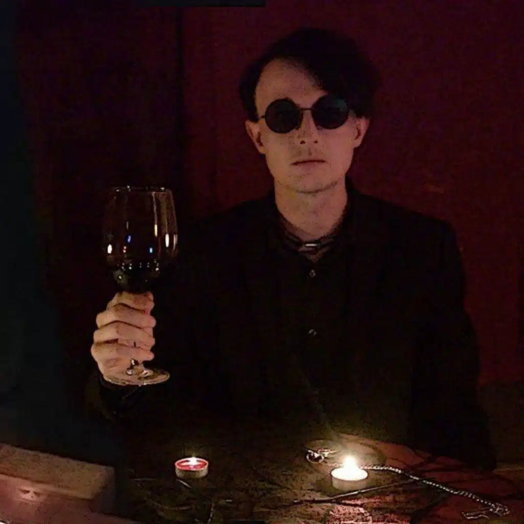 Cemetery Confessions: Schwarze Szene with Andre from The Wave of Things