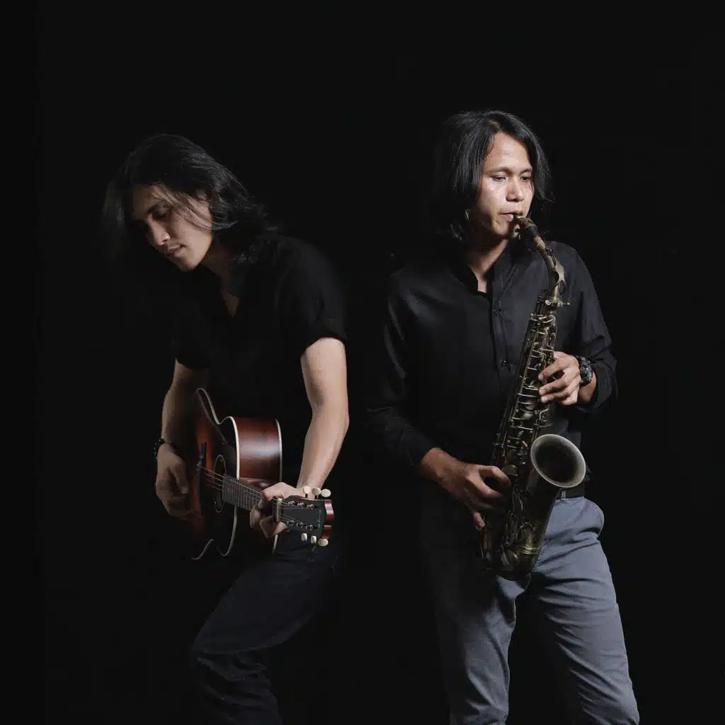 លើកោះខ្យង (feat. Chally Jet)