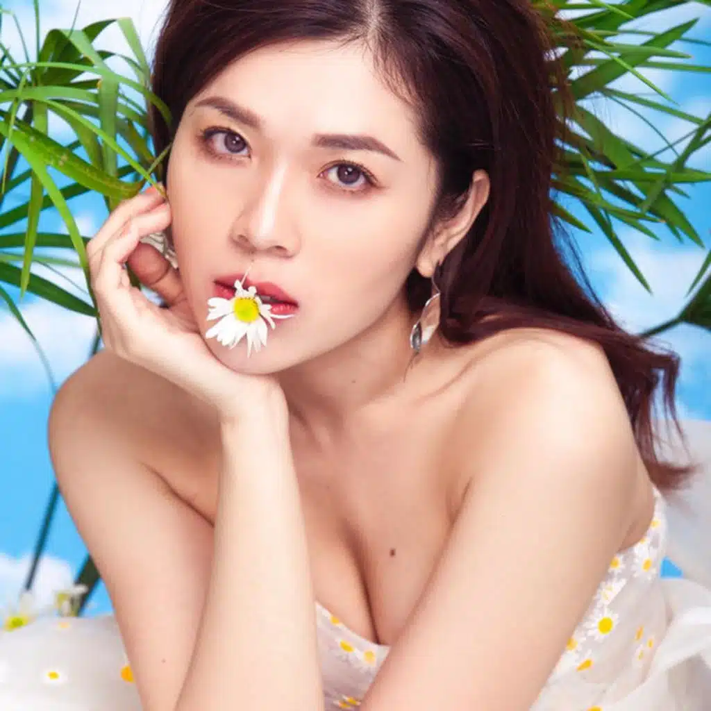 Khóc Tự Lau Đau Tự Hết