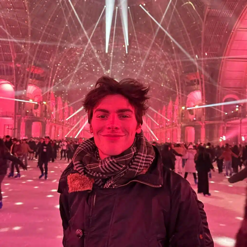 Le Grand Palais des Glaces. (Intermediate French Stories)