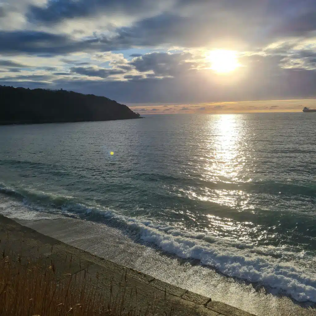 Sound Escape 208. Enjoy the restful pulse of waves crashing on a Cornish beach