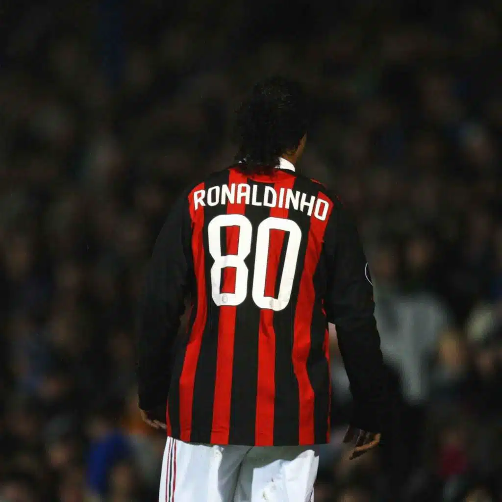 Pourquoi Ronaldinho portait le numéro 80 à l'AC Milan ?