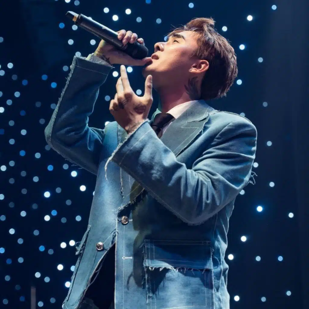 Anh Tự Do Nhưng Cô Đơn  (Live)