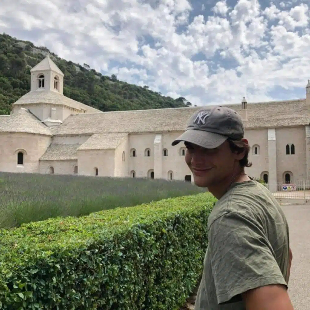 Un voyage en Provence. (Intermediate French Stories)