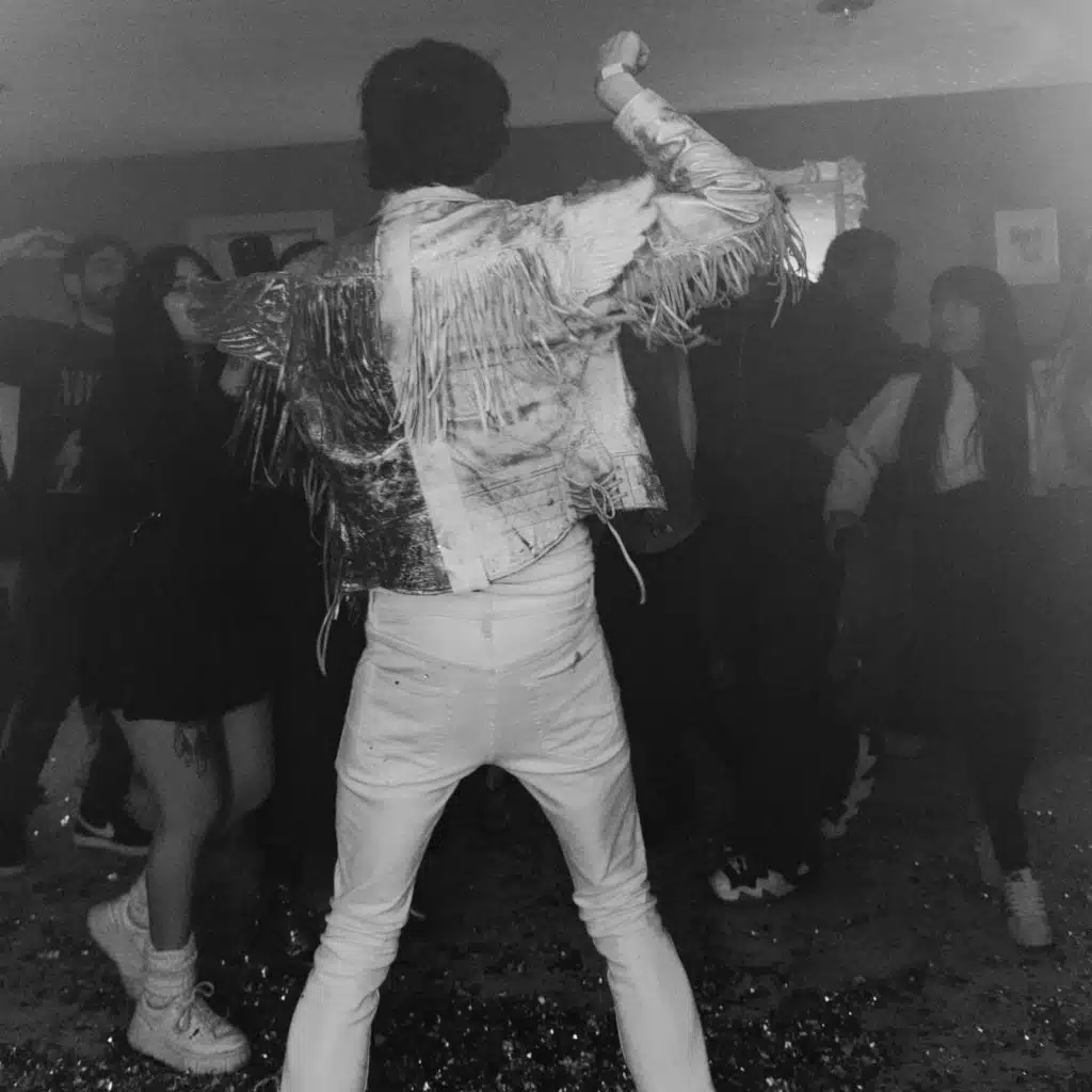 Quiero Bailar con Kuino Hasta que se Enciendan las Luces en el Club